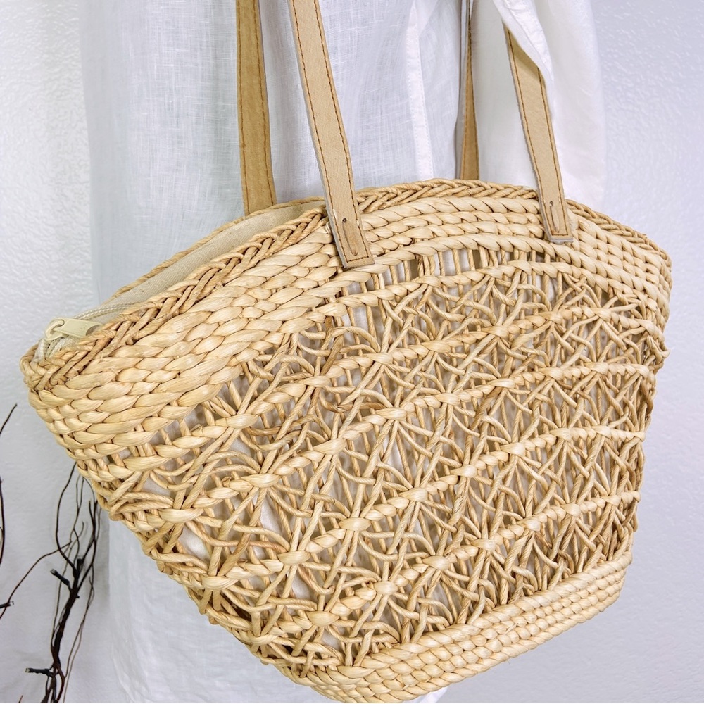 Woven Straw Lined Basket Bag